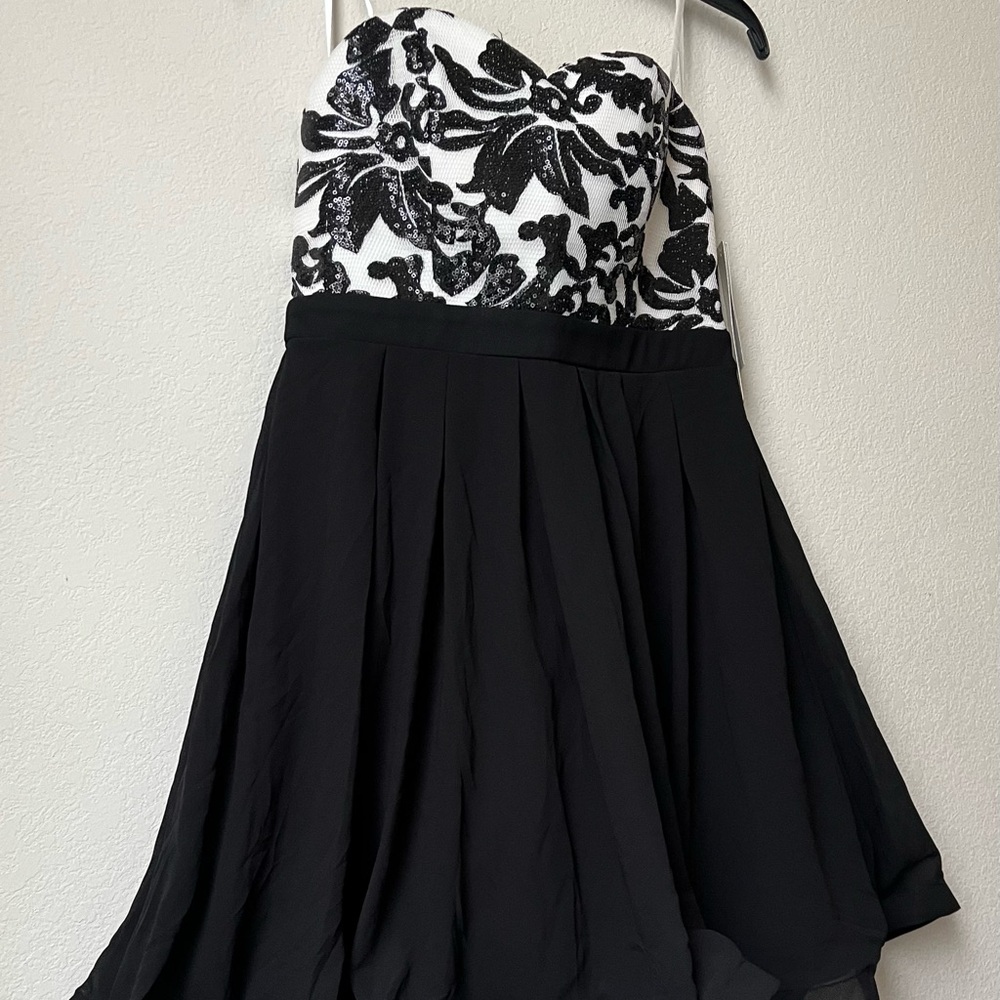Sequin Hearts Black and White Pleated Prom Dress